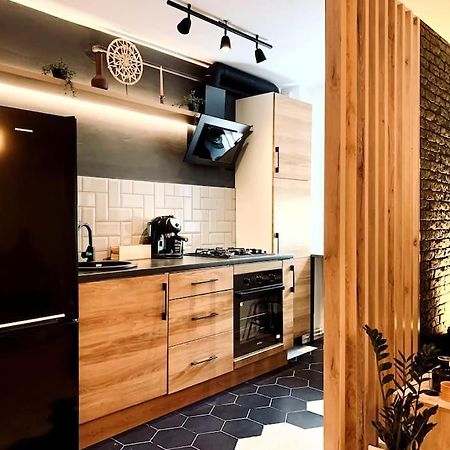 Ferienwohnung Heart Of The City - Modern Studio With Balcony Bukarest Exterior foto