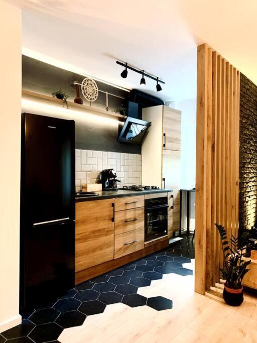 Ferienwohnung Heart Of The City - Modern Studio With Balcony Bukarest Exterior foto
